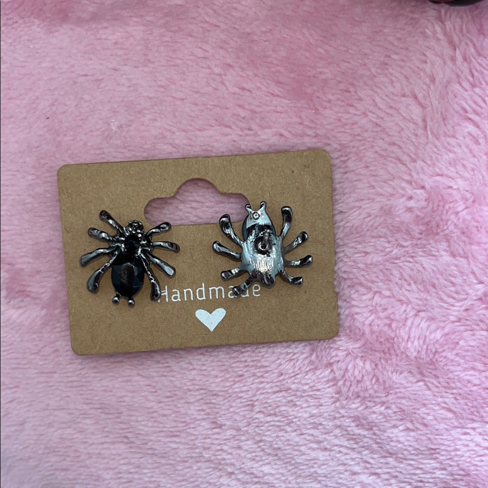 Black Spider Earrings NWT - Picture 4 of 4